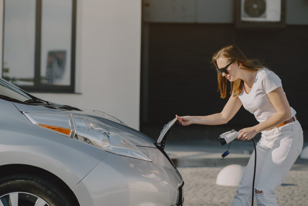How Much Does It Cost to Charge an Electric Car